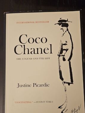 Coco Chanel Biography by Justine Picardie — Paperback Book